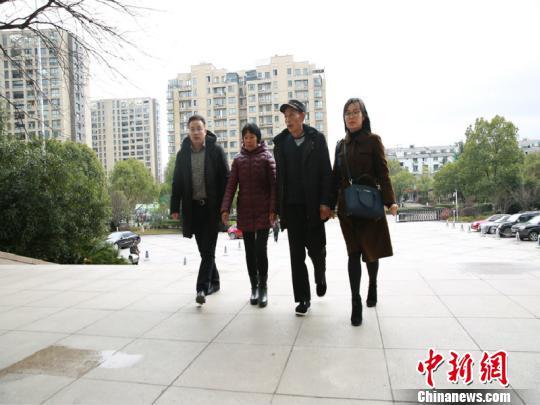 5岁男童随母亲到郑州找工作时走失 29年后一家团圆