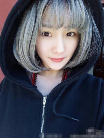 从玩自拍到秀红发 为啥杨幂当了妈很少晒娃 只