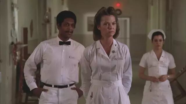 恐怖!精神病院里埋着数千具尸体,然而大部分却