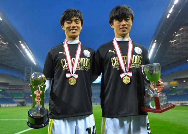 日本高中足球冠军有对双胞胎 兄弟俩选择上大