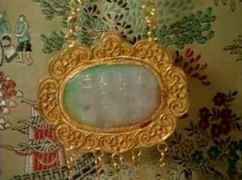 为什么说《红楼梦》影视剧中的通灵宝玉都不符