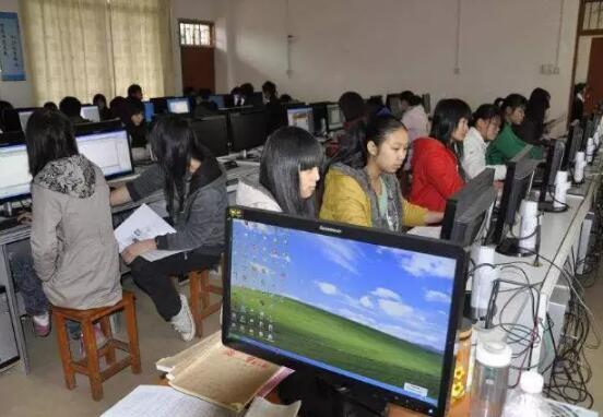 荆州向大学生发放实习实训补贴 已发放一千多