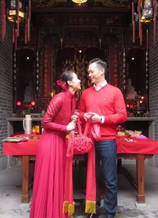 甩了相爱8年的黄宗泽，嫁给大叔环游世界，不漂亮的胡杏儿活出了最美人生！(图22)