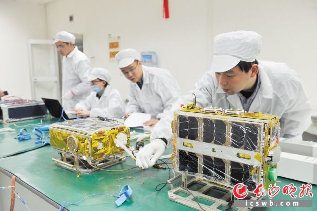 湘江新区号卫星11日抵达酒泉 1月中旬将发射
