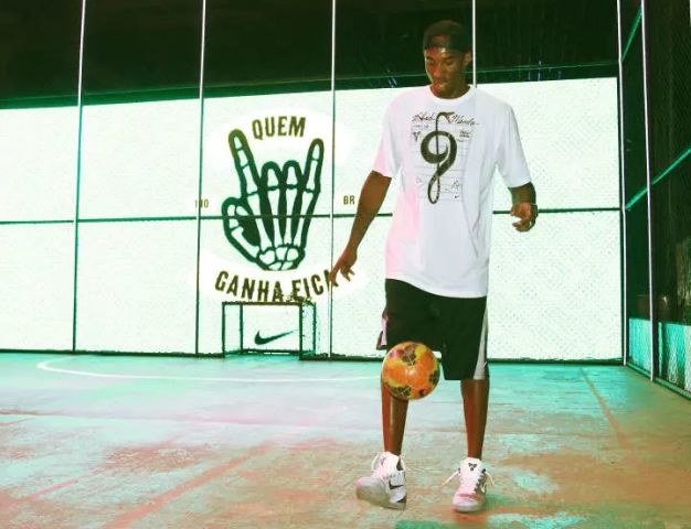 如果当年科比没有进nba,而是去踢足球会怎么样?
