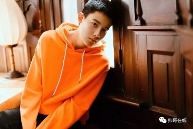 帅哥∣阳光和煦少年如你,00年小鲜肉萌化了你的少女心