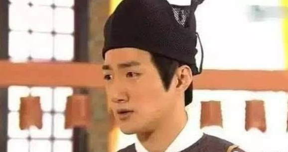 港星翻版谢霆锋现身广州开唱 主业卖米线