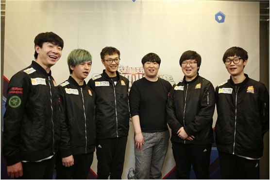 苏宁教练:目标打入季后赛 年轻队员有潜力