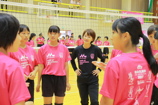 怀胎9月仍在场边指挥 日本前国手欲写郎式传