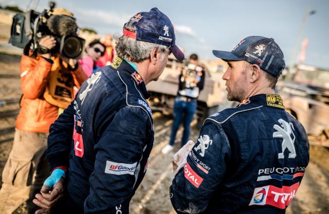 【费超车道】达喀尔闹剧不断 赛恩斯何志涛都