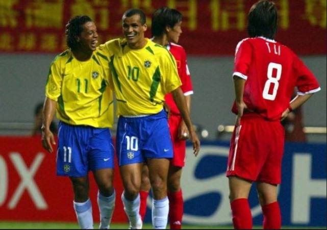 【世界杯百大球星】小罗:足坛桑巴精灵 世界杯