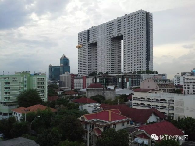 我管它叫大象楼,不知道是不是曼谷地标性建筑,第一次,第三次来泰国