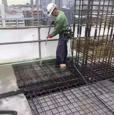 640