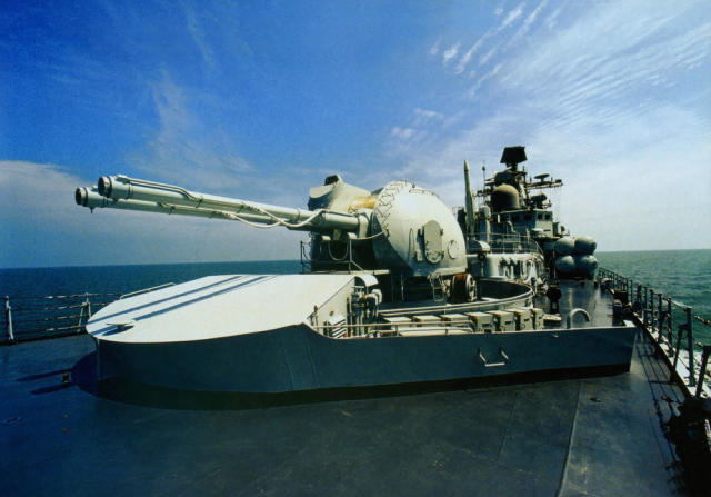 双联装130mm 70倍径的ak-130舰炮,全炮重94吨