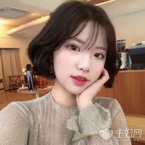 百搭刘海怎么搭_女生刘海发型百搭