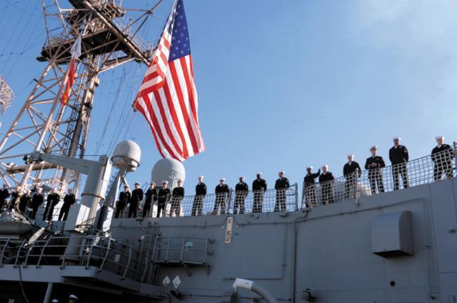 刚吐槽国防开支预算高到疯,特朗普就承诺了一