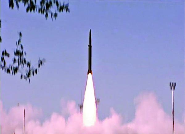 中国首曝西北反导雷达基地