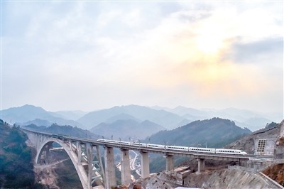 渝贵铁路今通车！重庆西站、沙坪坝站同步投用