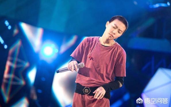 长相并不出众的窦靖童，为何能脱颖而出成为时尚达人？