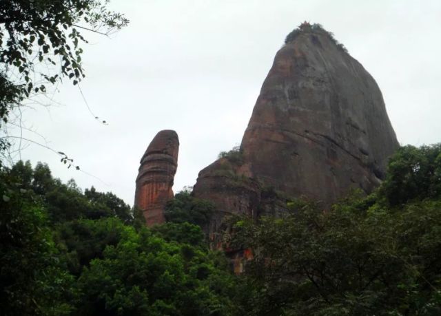 广东丹霞山阴阳石高清图片赏析