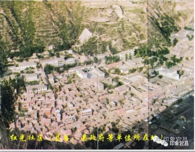今羊马城大桥原址 当年的城关镇农贸市场 回首当年的宕昌,现在已经是