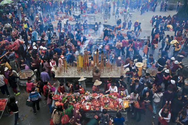 为什么烧香拜佛要在初一十五?烧香的含义是什么?
