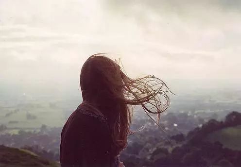 4,我没有对人说我有多孤独,走在社会上,没有同情心,只有冷温自知3