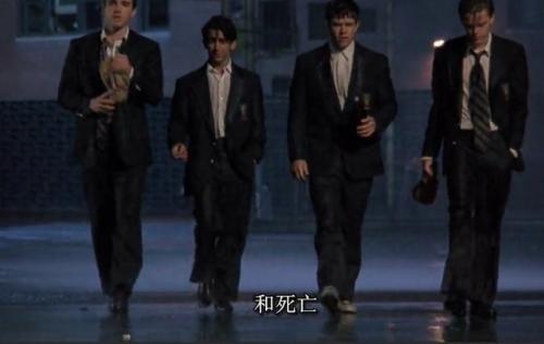 经历人生波折和受尽苦难,和面对死忙.