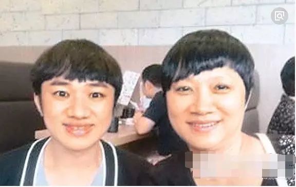 来看看冯巩跟他儿子的对比