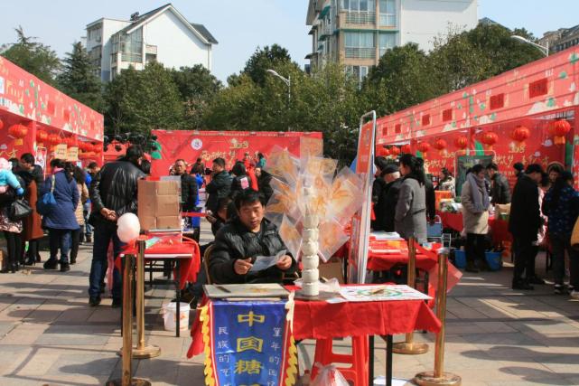 长沙八方社区办两型喜乐会欢歌载舞迎春节