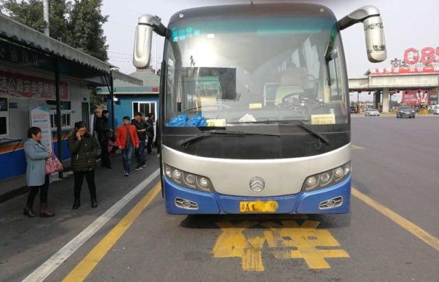客车司机半路想甩客？先问问高速执法答不答应
