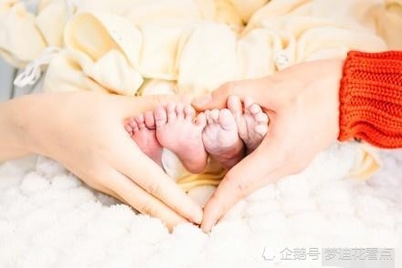 没上过高中的岳云鹏却在相声界混的风生水起,