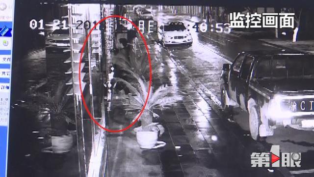 百叶窗钻得进人不？这个小偷告诉你可以！