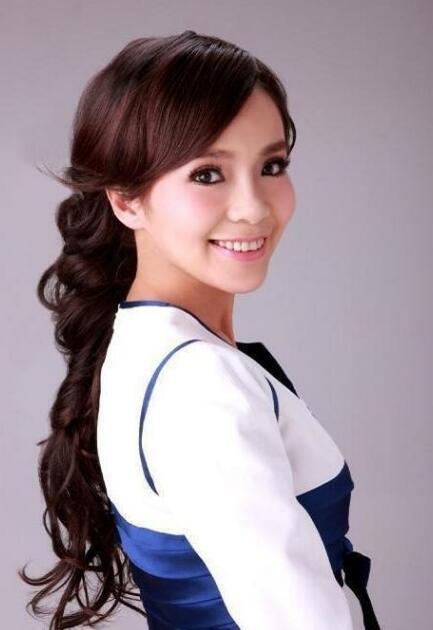 央视春晚主持阵容公布 康辉朱迅等五人亮相主会场