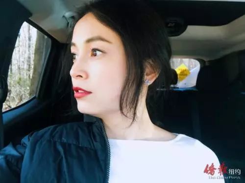 24岁剃光头去印度修行,这个说话世界的女孩遇对周游女生感动的图片