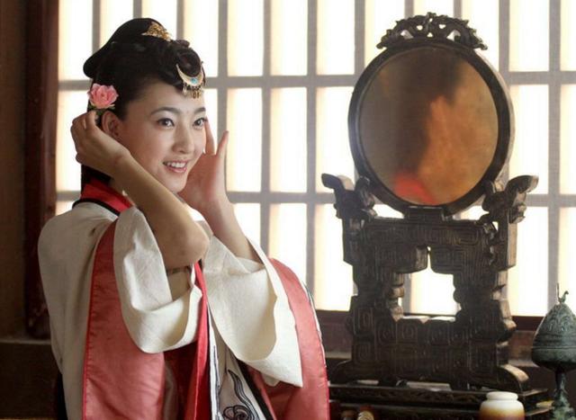 王丽坤:她是吴亦凡最爱的女人 演技超心如却不