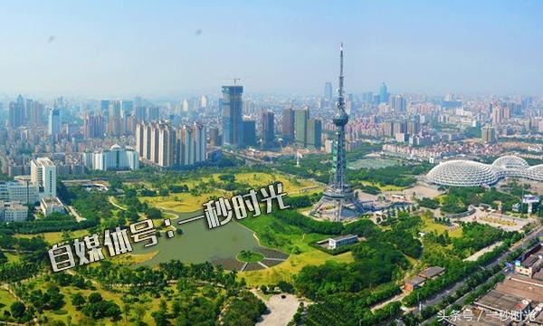 一平方公里gdp_情侣头像一男一女