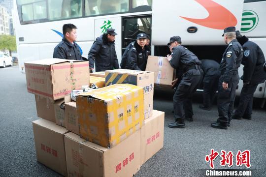 重庆破获特大电信诈骗案 全国3000余人被骗