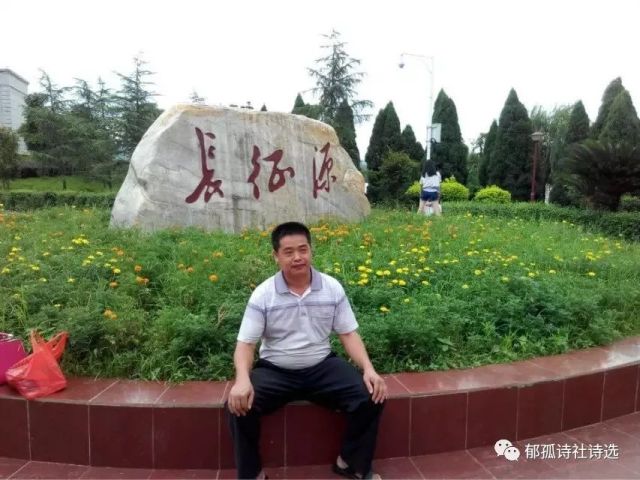 郁孤诗社赣南诗人巡展三一:袁瑱博的诗