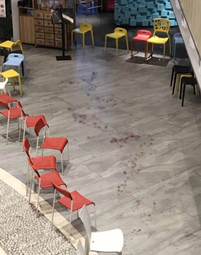 北京西单大悦城有人持械行凶致1死12伤 嫌疑人