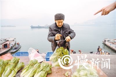 春节前打上最后一网长江虾 浸润着重庆人的乡愁