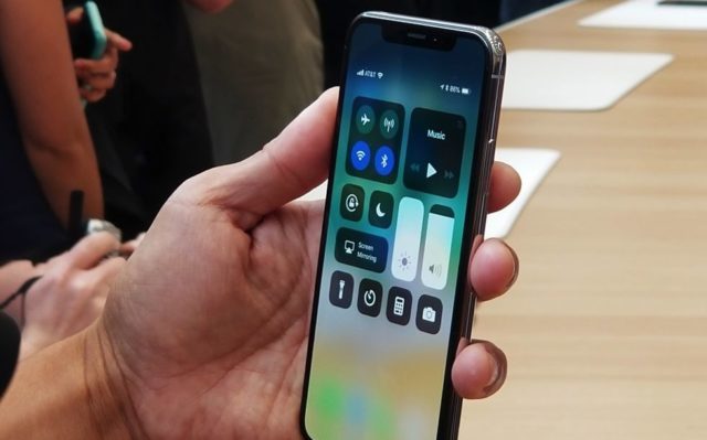 虽然库克说iPhone X满意度99% 但其实它还可以更好