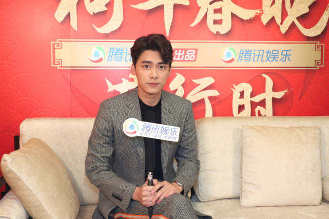 李易峰自曝老妈挑选儿媳标准:不能和她抢儿子