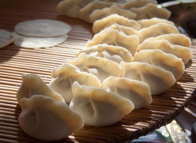 中国过年有多少人口吃饺子_过年吃饺子图片