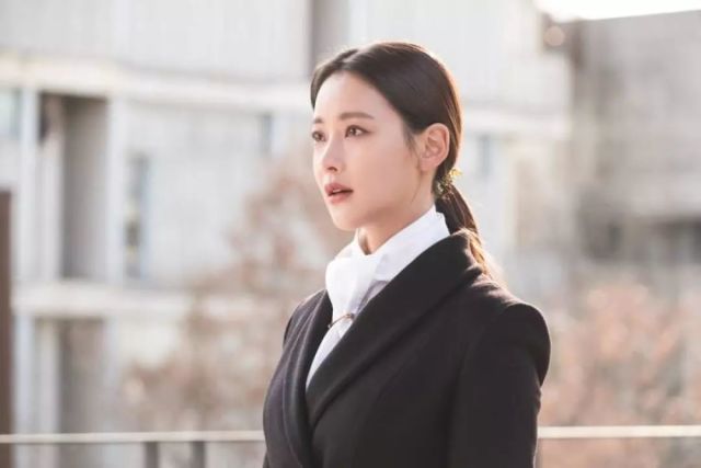 为什么金泰熙是盛世美颜,而长相相似的吴涟序