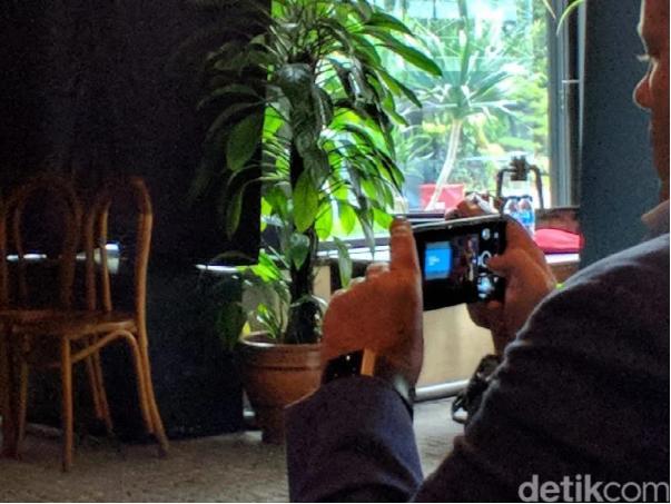 诺基亚9谍照再曝光 采用曲面屏设计