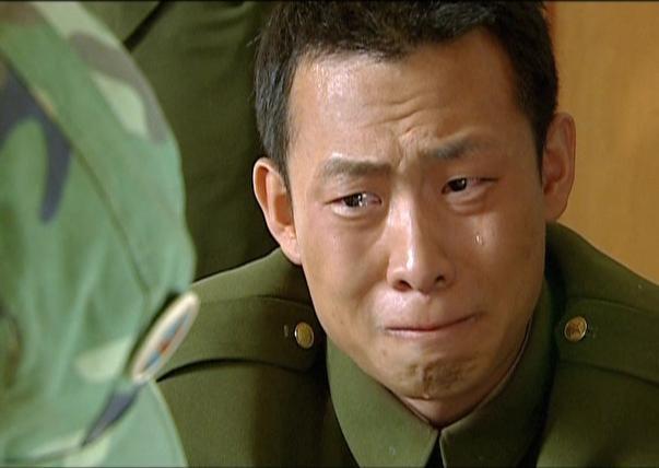 刚出道就被人嫌弃，跑龙套10年，今40岁逆袭成影帝