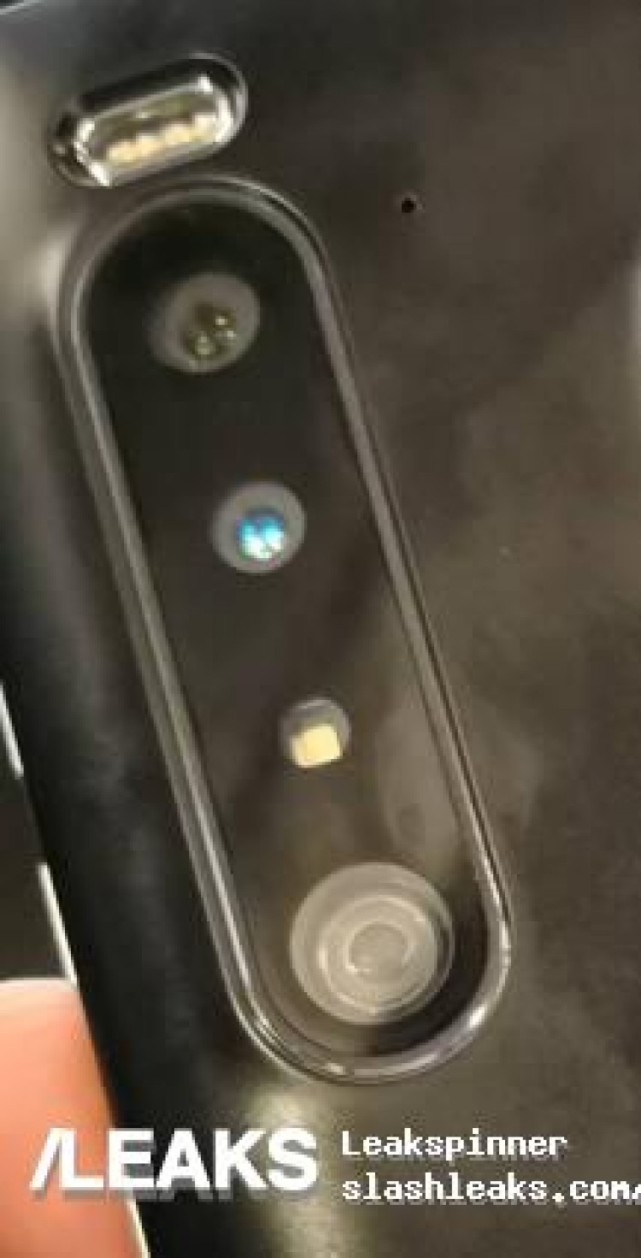 华为P20 Plus徕卡三摄谍照泄露 传国内4月12日发布