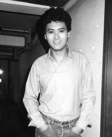 不会再有的老照片?周润发年轻时!越老越有魅力