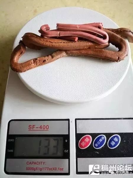 网友买85元一斤的螃蟹 结果绳子占近一半重量